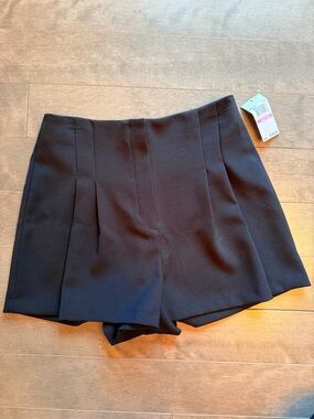 Michael Kors High-Rise Black Women's Pleated Shorts